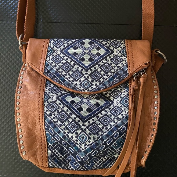 The Sak Handbags - The Sak Handbag LeatherShoulderBag Camel Brown Purse Tote with crochet design